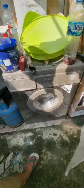 Mesin cuci front loading tecnogas