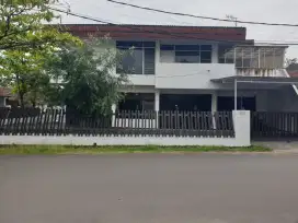 Sewa Kontrak Rumah Besar Cocok untuk Kantor/Gudang Turangga Buah Batu