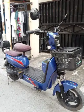 Sepeda listrik u-winfly df-5 masih mulus siap pake