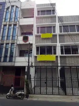 DIJUAL RUKO 4LT DI GUNUNG SAHARI JAKPUS LB.200m2 LOKASI STRATEGIS