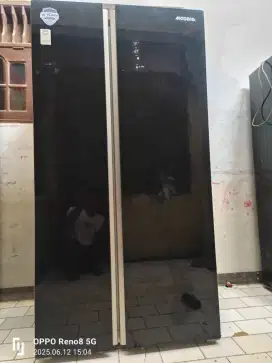 kulkas 2 pintu merk modena
