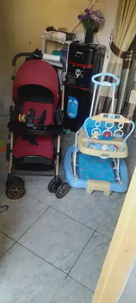 Jual stroller dan baby walker.