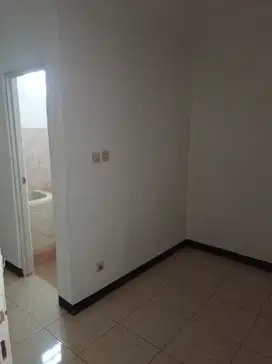 Dikontrakkan rumah Sarijadi 1,5 lantai