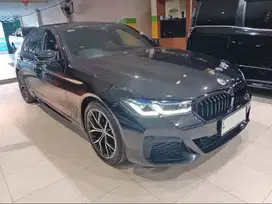KM SEDIKIT - BMW 520i (G30) M Sport 2023