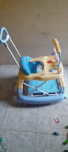 Jual stroller dan baby walker.