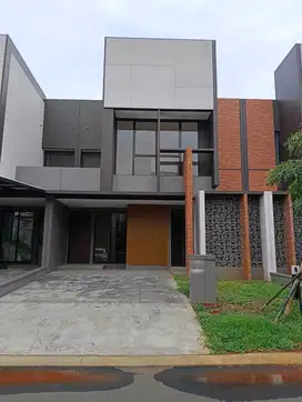 Dijual Rumah Bagus Rapi Terawat Siap Huni di Suvarna Sutera