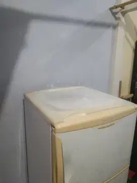 jual kulkas merk Sanyo pintu dua orisinil