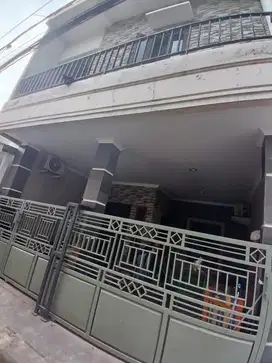 Dijual Rumah 2 lantai di Purinusa Karawaci Strategis dan Siap Huni!!