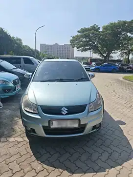Suzuki SX4 Xover 2008 AT Matic Biru