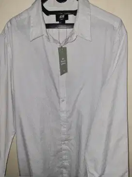 Kemeja putih H&M Easy Iron size L/XL slimfit BNWT 100% original obral!