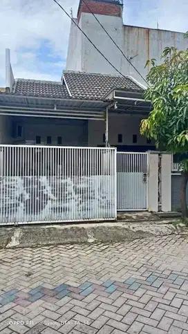 Rumah Mepet Surabaya di Griya Taman Asri Taman Sepanjang Sidoarjo