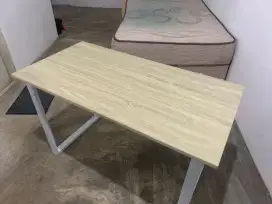 MEJA BELAJAR UK 120X6OCM, WARNA CANTIK DAN KUALITAS BAGUS