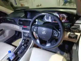 Di jual cepet mobil Honda Accord metik warna putih istimewa