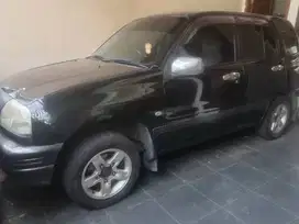 Dijual mobil Escudo 1.6