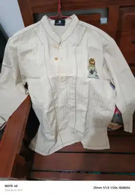 Pakaian bekas anak laki-laki usia 6-9 tahun