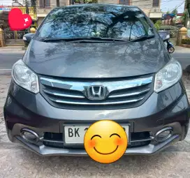 Jual mobil km rendah, jarang pakai,