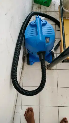 vacum cleaner nilfisk buddy II 12 mulus