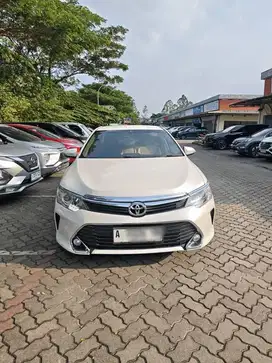 Camry V AT Matic 2018 Putih Keren KM 60 ribuan