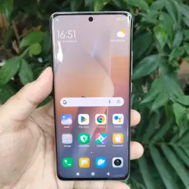Xiaomi 12 5G 12GB/256GB Normal ( Second Resmi Indonesia )