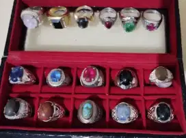 Dijual batu akik,permata, dll satu kotak