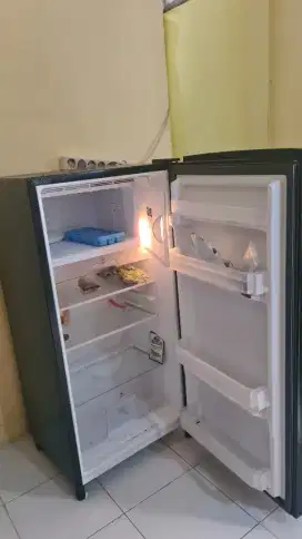 Kulkas 1 pintu baru dipake 2 bulan