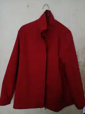 Jaket merah ukuran M