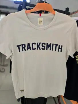 Baju Tracksmith