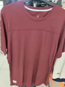 Baju Tracksmith Size S , Fit Ke M