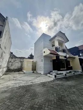 Dikontrakkan Rumah Cantik 2 Lt Dalam Perumahan Area Condongcatur