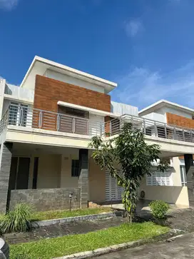 Dijual Rumah Cantik Full Renovasi Siap Huni di Citra Raya