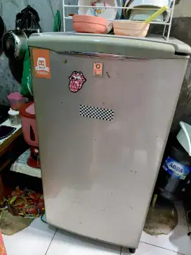 Kulkas  Sanyo 1 pintu