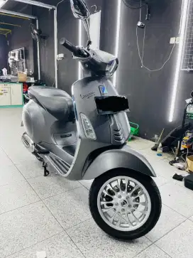 Dijual Vespa Sprint 3v 2014 Abu - Abu Monyet Like New