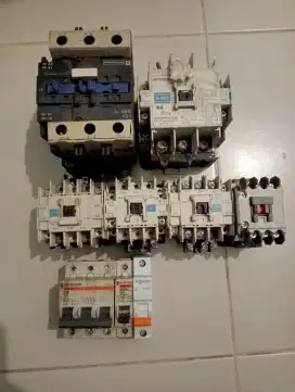 Perlengkapan panel listrik