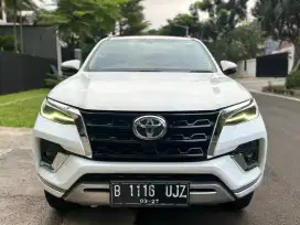SALE Toyota Fortuner Vrz 2.4 AT facelift 2022 Putih