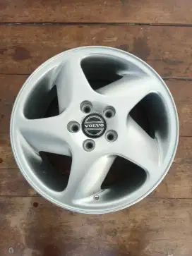 Velg Volvo 16inch Ori made in Norway palang 5 model Columba aloy wheel