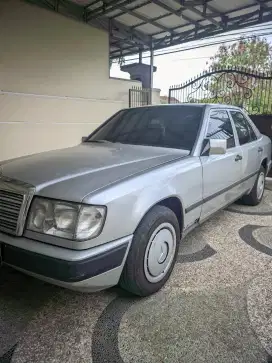 E230 '89 injection m/t