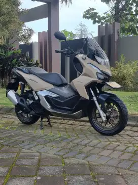 Honda ADV 160 ABS Keyless Odo 5rb thn 2024 Warna Cream Koko Motor