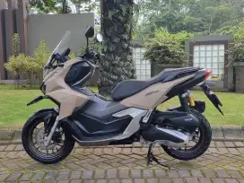Honda ADV 160 ABS Keyless Odo 5rb thn 2024 Warna Cream Koko Motor