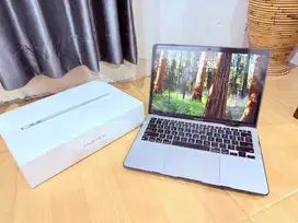 MACBOOK AIR M1 2020 (used in 2021)