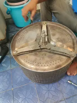 Jasa servis AC kulkas frezer showcase mesin cuci dan bongkar pasang AC