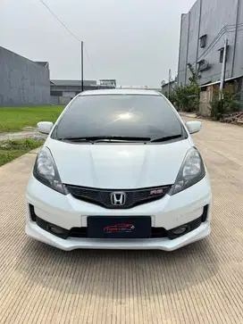 Honda Jazz 1.5 RS 2013 Automatic ( Putih Metalik )