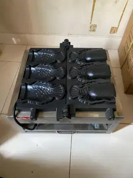 cetakan waffle berbentuk ikan