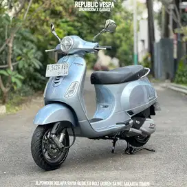 PIAGGIO VESPA LX 125 IGET LED Tahun 2022 WARNA GREY DELICATO