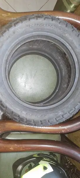 Ban zeneos ring 12
