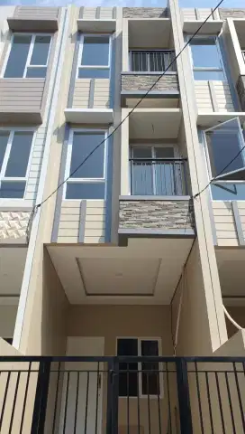 IP3016: Rumah Baru Strategis Tomang Tri Residence