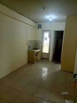 Sewa murah apartemen 2 kmr tahunan gading nias emerald nego