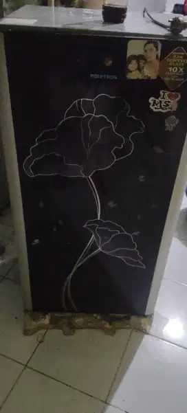 Kulkas/lemari es 1 pintu masih sangat bagus