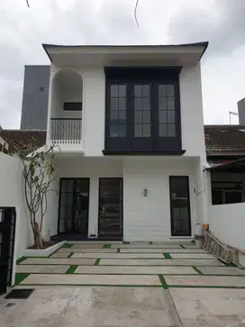 Di jual rumah baru  2 Lt di Griya Loka BSD - Bangunan Mandiri bs KPR