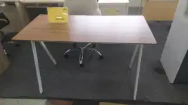 Meja kerja Informa