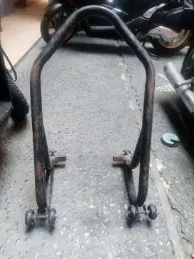 Paddock motor bekas layak pakai